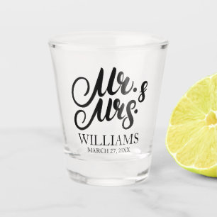 Herr und Frau Personalisiert Surname Gastgeschenk  Schnapsglas