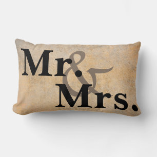 Herr und Frau Typografie Kissen sepia und khaki.