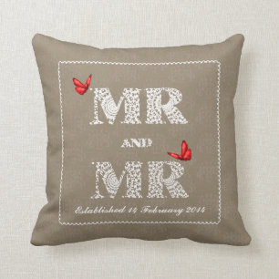 Herr und Herr White Lace Word Art Red Butterflies Kissen