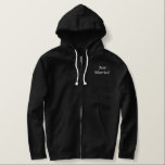 Herren Hoodie Just Married Bestickter Hoodie<br><div class="desc">Für die Groom gezeigt ist ein schwarzer Zip-Kapuze zum Entspannen in. Weiß bestickter Text vorne und hinten/Just Married. Passen Sie dieses Objekt an oder kaufen Sie,  wie es ist.</div>