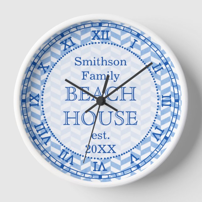Herringbone Blue White Beach House Wanduhr (Vorderseite)