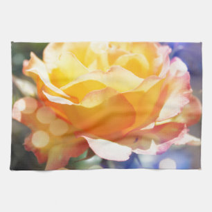 Herrliche gelbe Rosenrose Blume. Blumenfotografie. Küchentuch