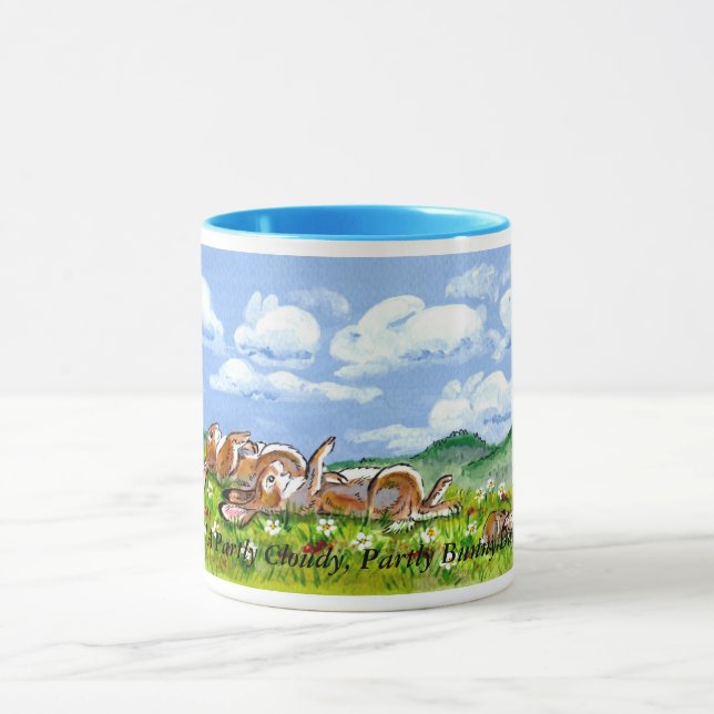 Herrliche Häschen-Kaninchen, welche die Tasse (Zentrum)
