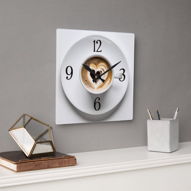 Herz Cappuccino im Weißen Cup Quadratische Wanduhr (Büro)