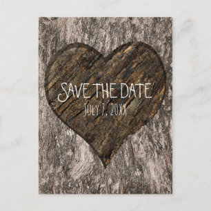 Herz Carved Tree Trunk Rustikal Save the Date Ankündigungspostkarte