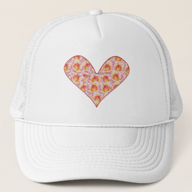Herz gefüllt mit rosa Rosen Custom Hats Truckerkappe (Vorderseite)