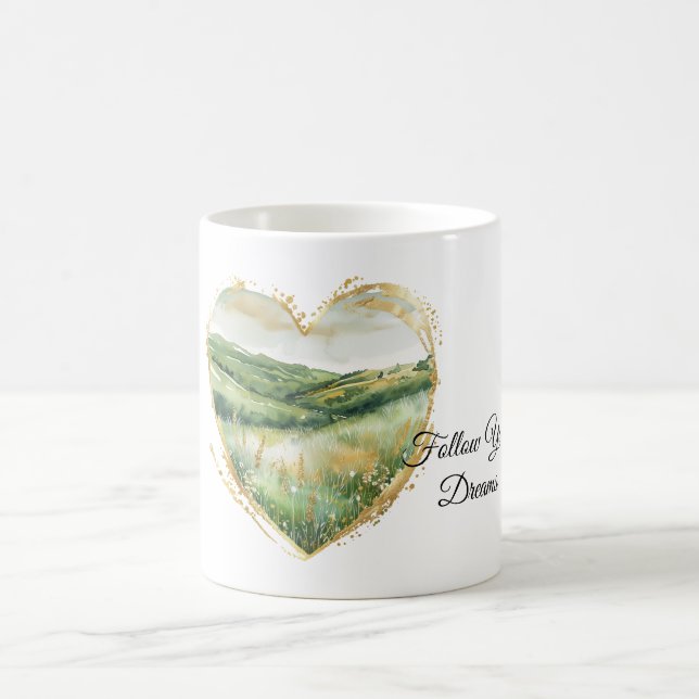 Herz Gold Grüne Gras Hügel Kaffeetasse (Mittel)