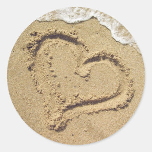 Herz in den Sand-Hochzeitsklebern Runder Aufkleber