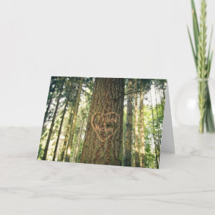 Herz in einen Baum geschnitzte Jubiläumskarte Karte