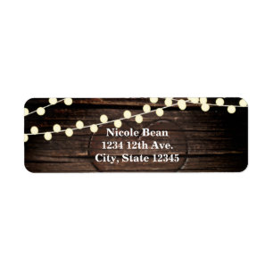 Herz in Holz- und Streichelicht rustikal gehaust