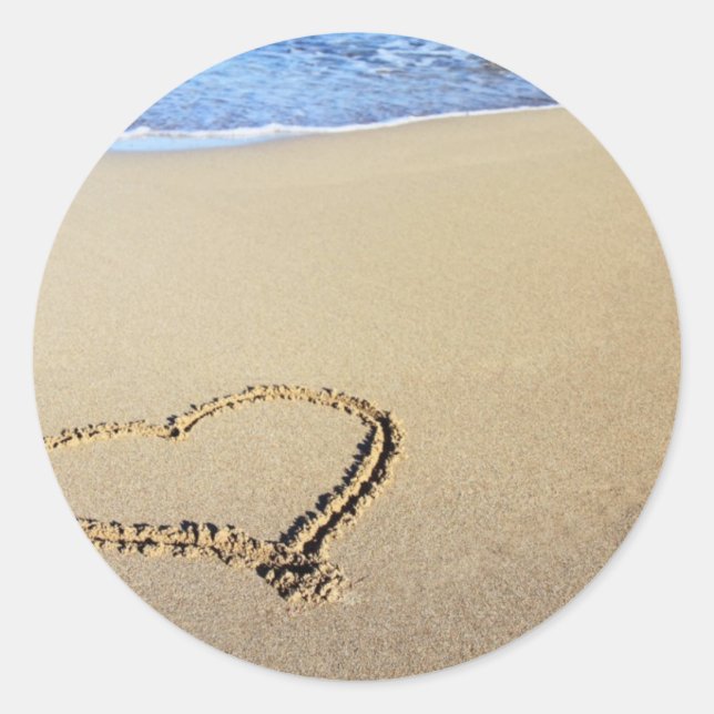 Herz in Sand Runder Aufkleber (Vorderseite)