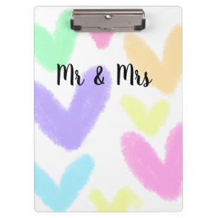 Herz minimalistischer Textstil Hochzeit Mr & Mrs c Klemmbrett
