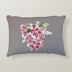 Herz mit Stargazer Lilies Dekokissen