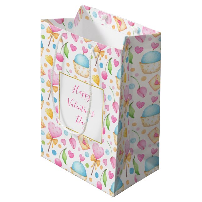 Herz und Cupcakes Wasserfarbenes Muster Valentine Mittlere Geschenktüte (Vorderseite Schrägansicht)