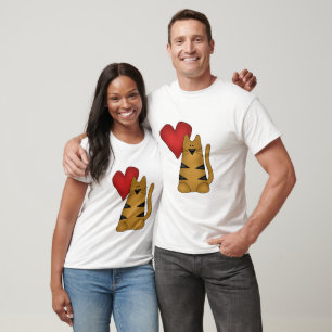 Herz und gestreifte Katzen-T-Shirts und Geschenke T-Shirt