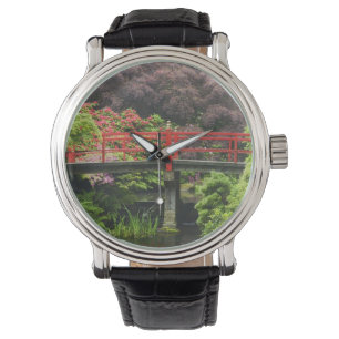 Herzbrücke mit blühenden Rhododendren, Armbanduhr