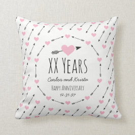 Herzen und Pfeil-personalisierter Kissen