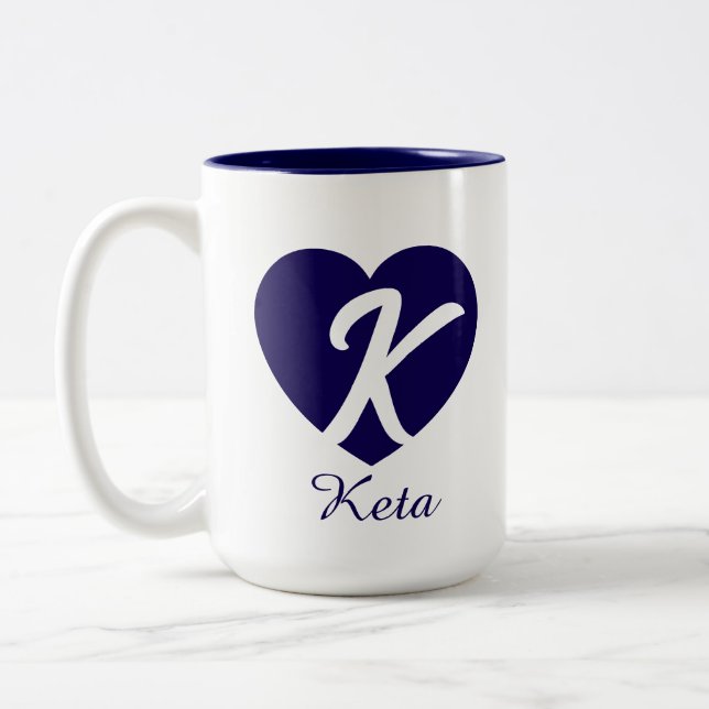 Herzförmige Tasse mit individuellem Monogramm und  (Links)