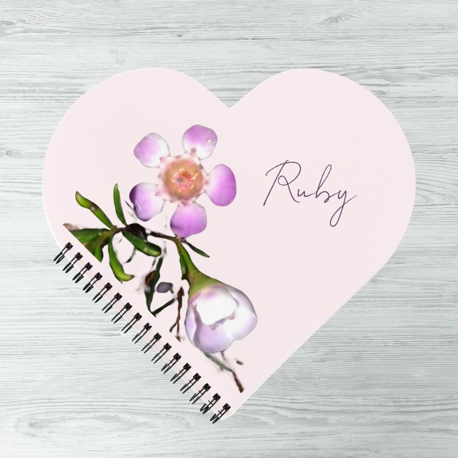 Herzförmige Wachsblume  Notizbuch (Heart Shaped spiral notebook with wax flower. Customize the name to yours!)