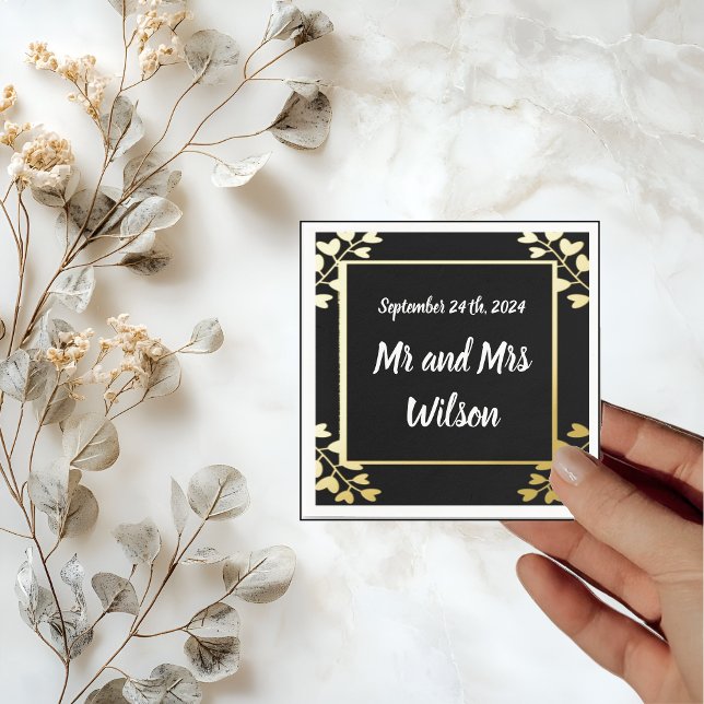 Herzgestreifte Blume auf der Black Gold Foil Hochz Serviette (Von Creator hochgeladen)