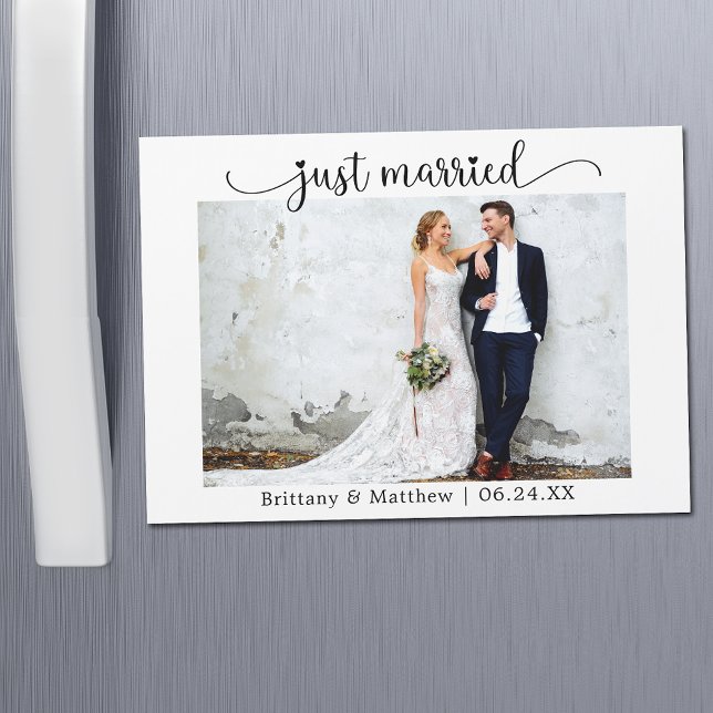 Herzkalligrafie Just Married Wedding Magnet Card (Customize to change your personalized text size or text style.)