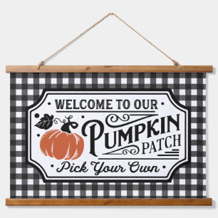 Herzlich willkommen bei unserem Pumpkin Patch   Ba Wandteppich Mit Holzrahmen