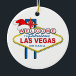 Herzlich willkommen in Fabulous Las Vegas Weihnach Keramikornament<br><div class="desc">Herzlich willkommen im Design der Weihnachtsmannmütze Las Vegas</div>