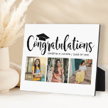 Herzlichen Glückwunsch Black 3 Foto 2025 Abschluss Fotoplatte<br><div class="desc">Stilvolles 3-Foto-Abschluss-Plakatschild mit Stylesheet "Herzlichen Glückwunsch" in trendiger schwarzer Kalligrafie-Schrift mit Gradmütze und modernem,  individuellem Text für den Namen und das Klassenzjahr des Absolventen. Fügen Sie den Platzhalterbildern drei beliebte Fotos des Absolventen hinzu. Saubere weiße Hintergrundfarbe.</div>