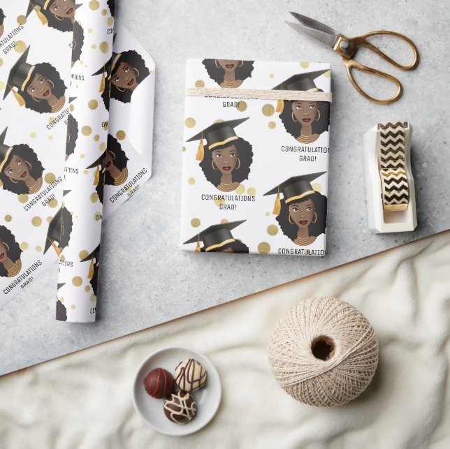 Herzlichen Glückwunsch Grad! Schwarze Frau mit Gra Geschenkpapier (Kunsthandwerk)