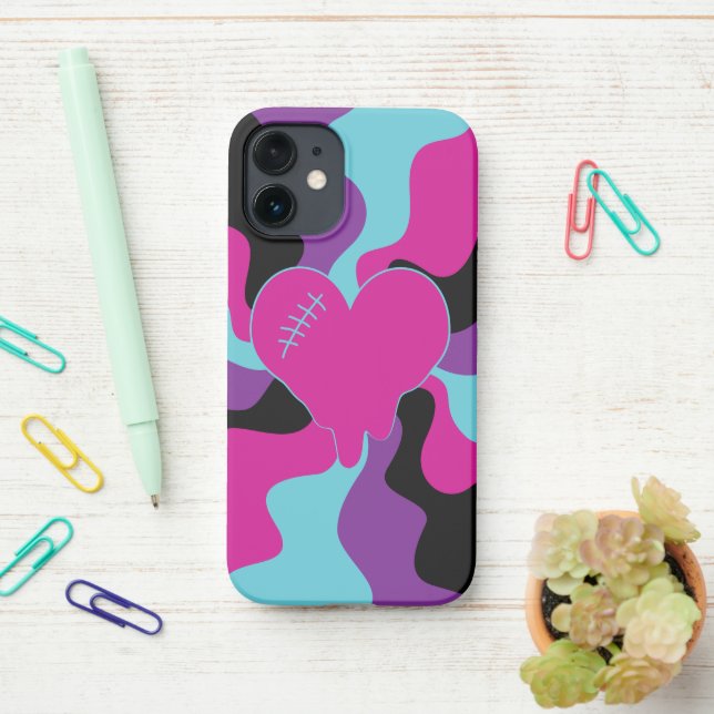 Herzmuskel - rosa, Lila, blau und schwarz iPhone 12 Mini Hülle (Auf dem Schreibtisch)