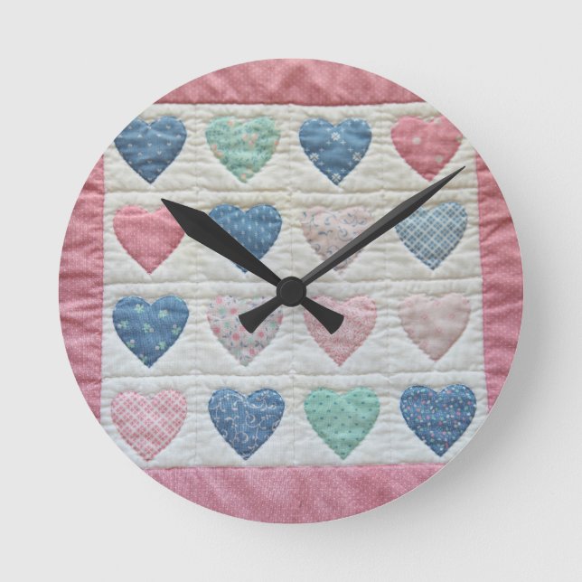 Herzquilt Runde Wanduhr (Vorderseite)