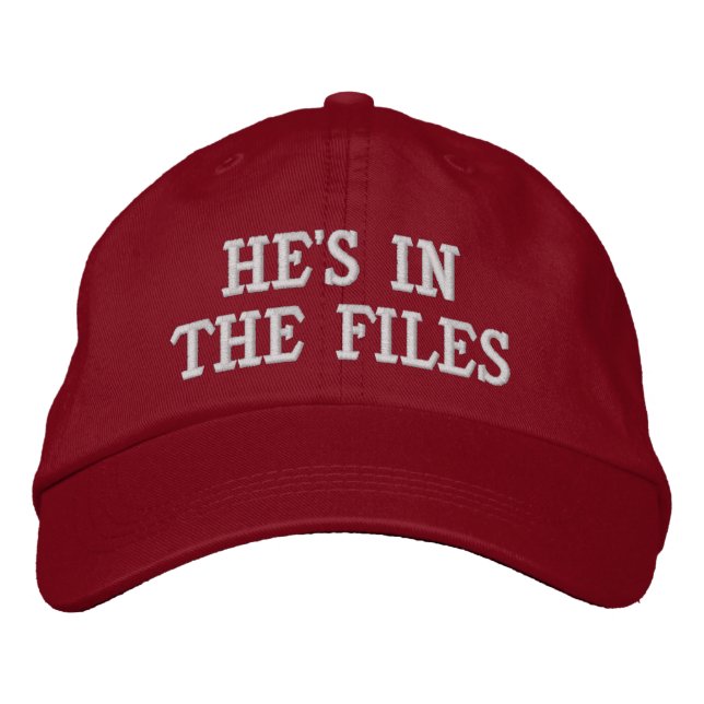 He's in the Files Bestickte Baseballkappe (Vorderseite)