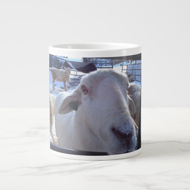 Heulenwolf-Bauernhof-Lucy-Tunnel-bohrwagenTasse Jumbo-Tasse (Vorderseite)