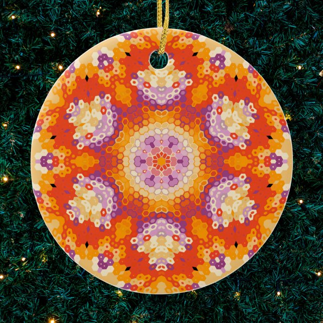 Hex Mandala Orange Lila und weiß Keramik Ornament (Orange Purple and White Hexagon Mandala Ornament by Wormhole Orbital)