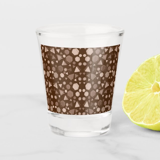 Hexagon & Triangle Pink & Brown auf braunem Muster Schnapsglas (Vorderseite)