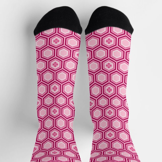 Hexagonal Kimono Print, Burgund und Rosa Socken (Oben)