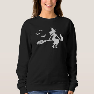 Hexe auf einem Besenstiel mit Katze und Fledermäus Sweatshirt