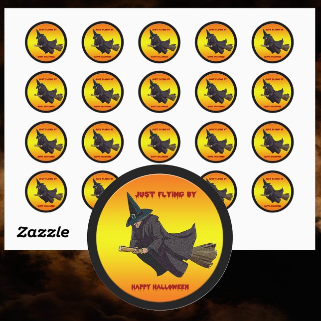 Hexe, die gerade von Halloween-Aufkleber fliegt Runder Aufkleber (Witch Just Flying By Halloween Sticker)
