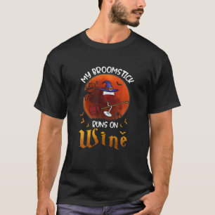 Hexe, die mein Broomstick auf WeinHalloween-Wein s T-Shirt