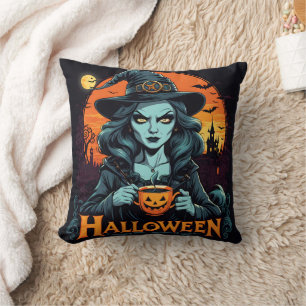 Hexe genießt Kürbisgetränk zu Halloween Kissen