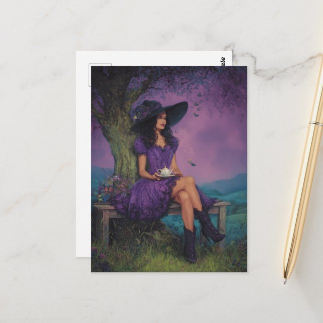 Hexe mit Tee auf einer Bank unter einem Baum Postkarte (Vorderseite/Rückseite Beispiel)