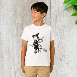 Hexe und Clown auf Besenstiel reitend T-Shirt
