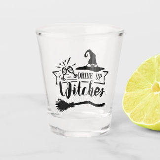 Hexen trinken schnapsglas