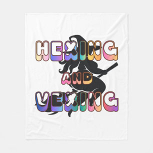 HEXEN UND ÄRGERN für die Plus Size Hexe Fleecedecke