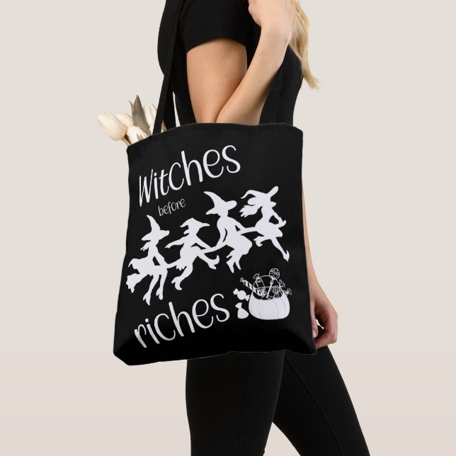 Hexen vor Riches Tasche (Von Nahem)