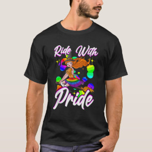 Hexenfahrt mit stolzen LGBTQ-Gay-Lesben-Halloween T-Shirt