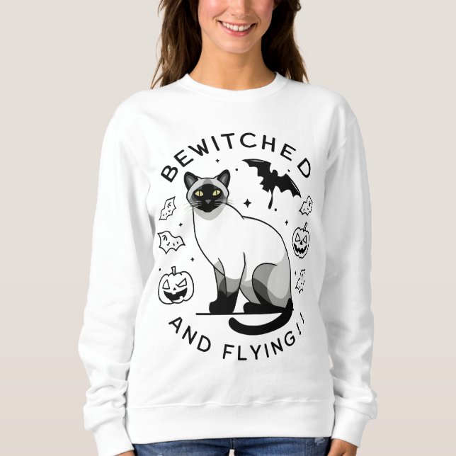 Hexenflug: Die verzauberte siamesische Katze Sweatshirt (Vorderseite)