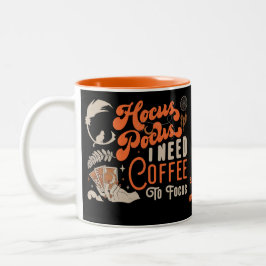 Hexenhocus-Pokus-Kaffee zum Fokussieren des Fotos Zweifarbige Tasse