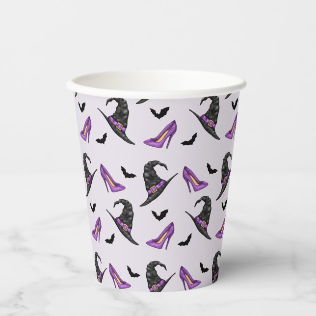 Hexenhut Lila Schuhe und Fledermäuse Halloween Pappbecher (Vorderseite)