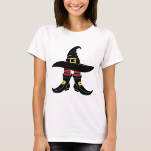 Hexenwanderung: Halloween-Grafik mit Hut und Absät T-Shirt